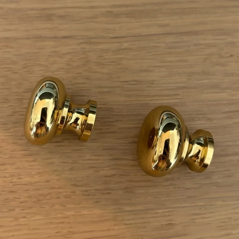 Set of 2 cabinet door knobs‎ Solid brass. New